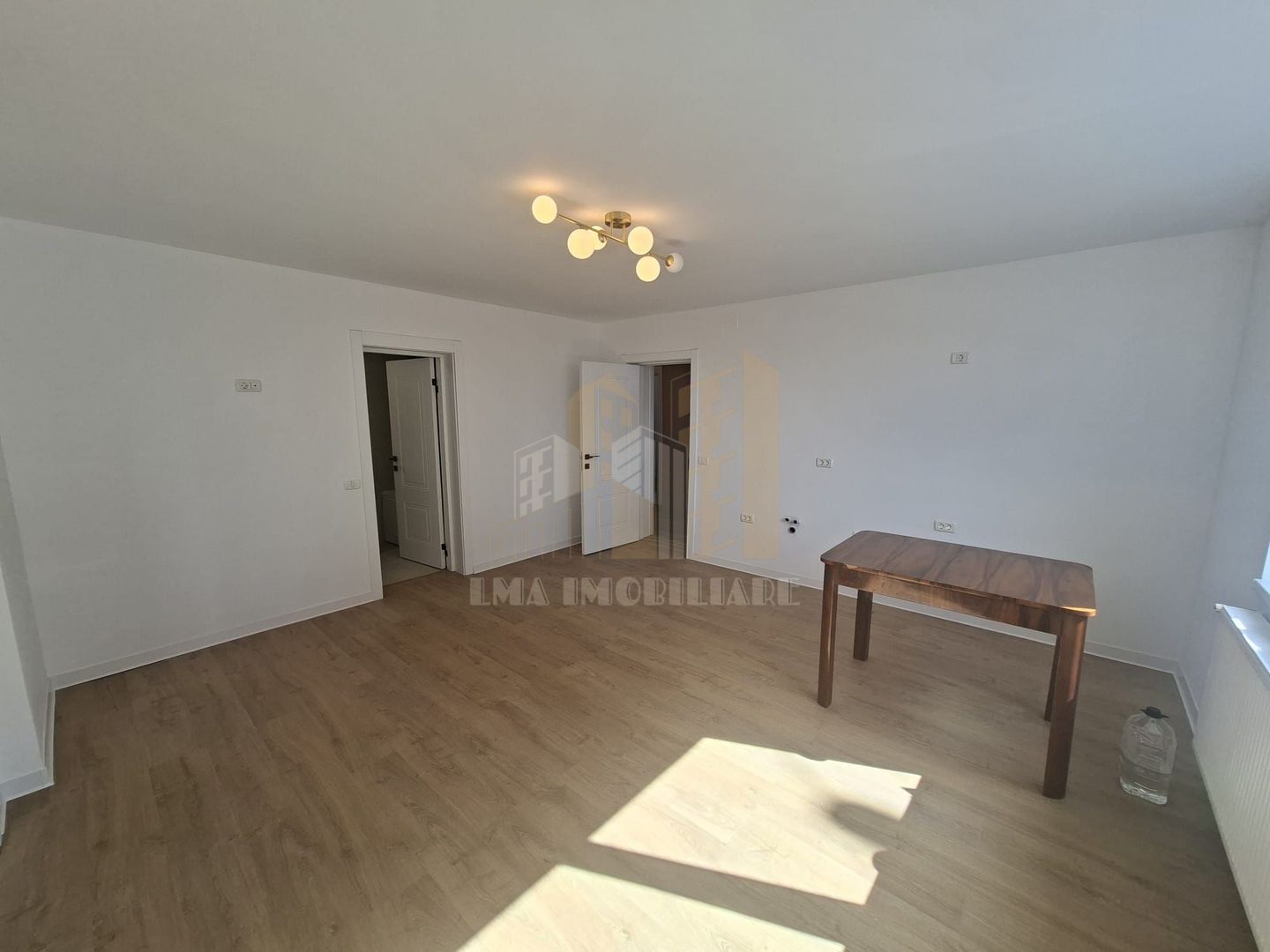 Apartament 2 camere semidecomandat Brasovul vechi - Poză 10