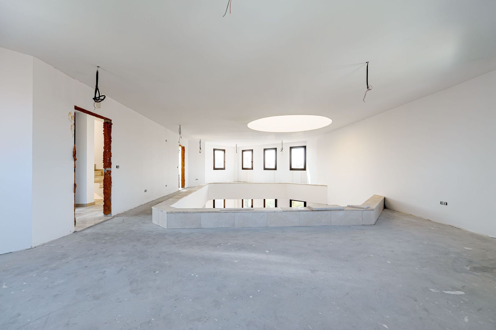 Clădire comercială în zona Grădiște. - Poză 18