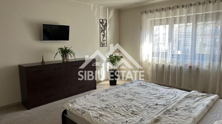 Casa tip duplex 5 camere 350 mp teren terasa cu zona gratar si pivnita - Poză 14