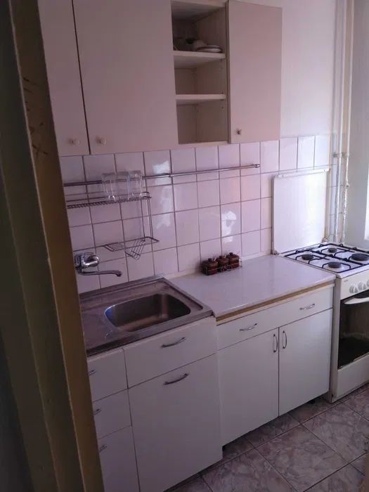 Garsonieră Mobilată și Utilată – Lumină Naturală și Posibilități Excel - Poză 3