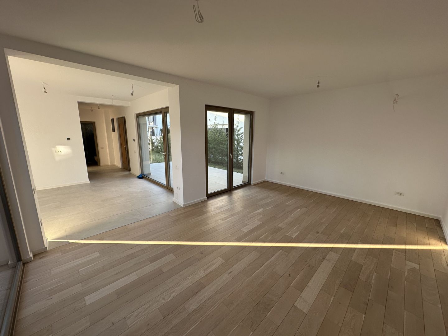 Casa cu 4 camere - Dumbarvita - Poză 2