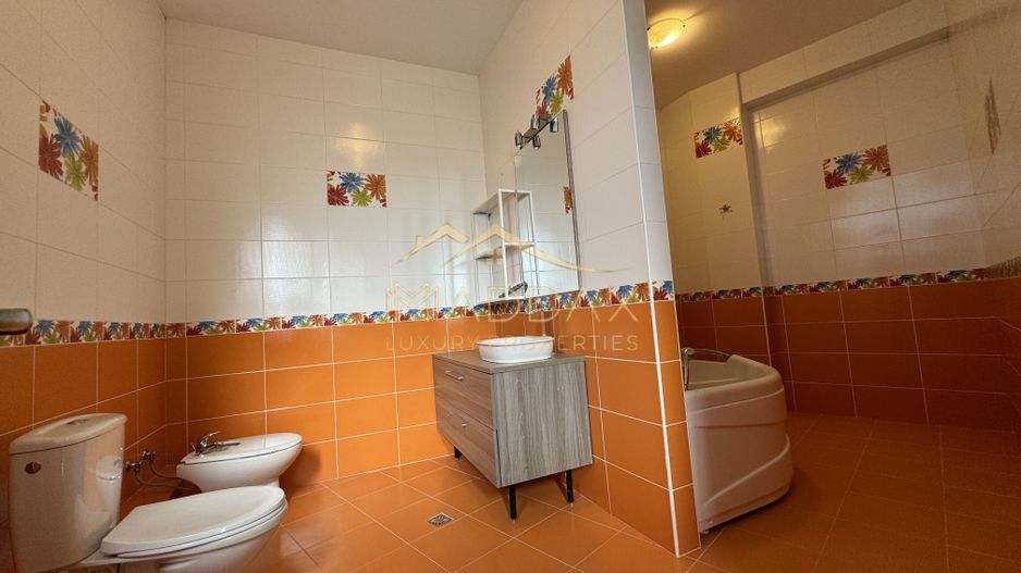 Vila Individuala 7 camere*Piscina*Teren 1000 mp / 8 parcari// Erou Iancu Nicolae - Poză 39