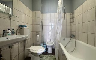 Imobil cu 5 apartamente separate, ideal pentru investitie - zona UMF! - Poză 14