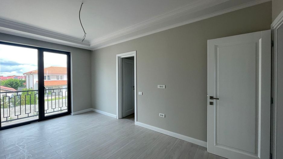 Duplex cu 5 camere și 3 băi - Mosnita Noua - Poză 13