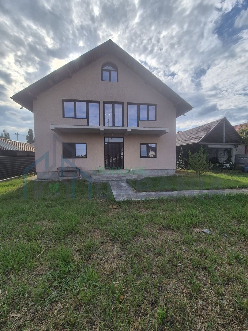 Casa P+M cu Garaj si 500 mp Teren - Holboca - Poză 3