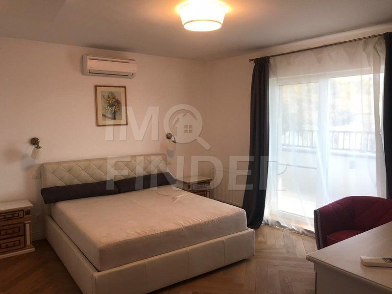 Vanzare penthouse, 450 mp construiti, 3 parcari,  zona Centrala - Poză 3