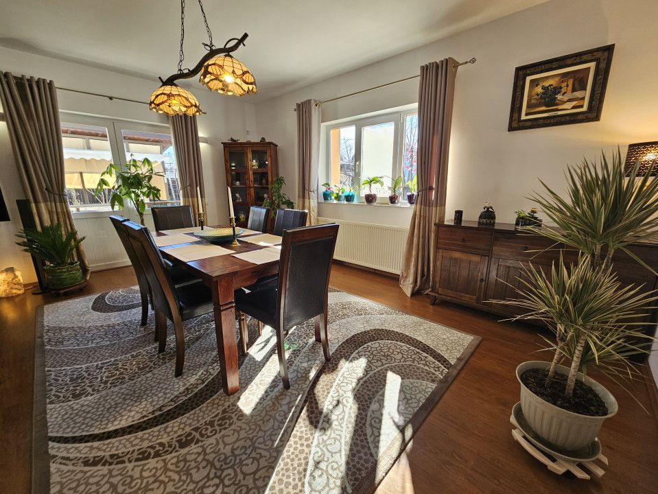 Vilă P +M în centrul orașului Otopeni, 7 + camere, anexe apartament - Poză 2