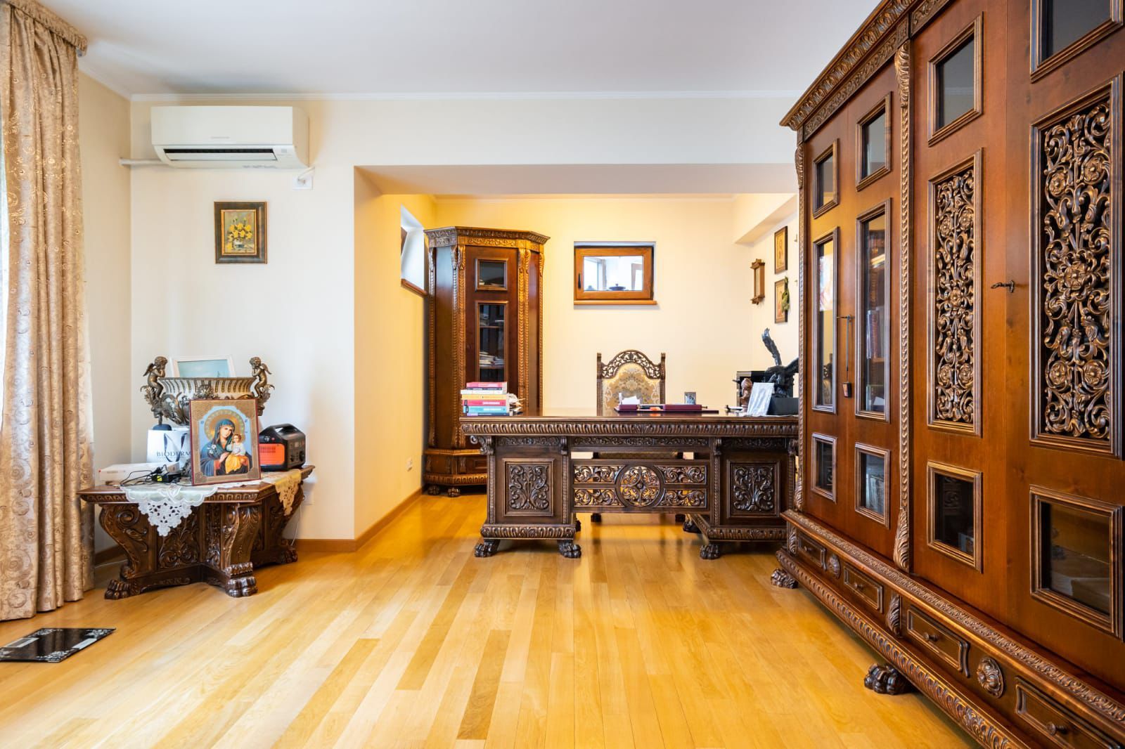 Vilă premium 11 camere | Dămăroaia | saună | fitness | teren 1.000mp - Poză 10