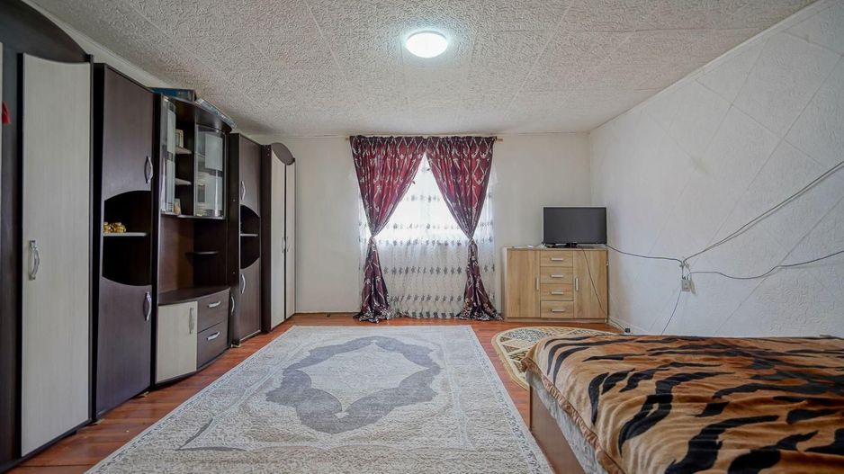 Casă bătrânească cu 3 camere la vânzare - Sânpetru - Poză 8