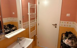 Casa frumoasa de vanzare la curte comuna, zona Centrala! - Poză 12