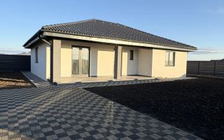 Casă modernă de vânzare în Sânpetru - Poză 1