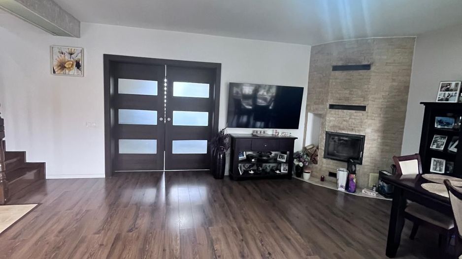 Casa  nouă de vanzare cu garaj,  în zona Micesti - Poză 4