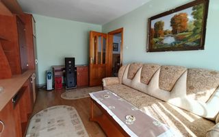 Apartament de vanzare cu 3 camere, decomandat -55 mp. balcon, pivnita - Poză 2