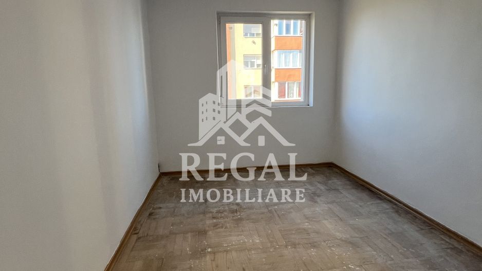 Apartament 3 camere de vânzare – Micro 7 - Poză 3