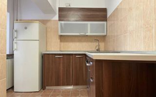 Închiriez apartament 2 camere mobilat parțial, Unirii - Poză 4
