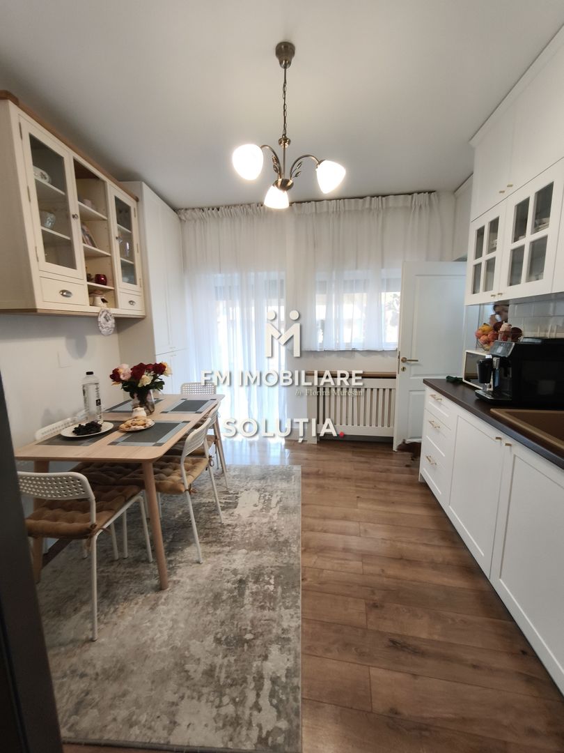 Casă renovată în centrul istoric – Baia Mare - Poză 4