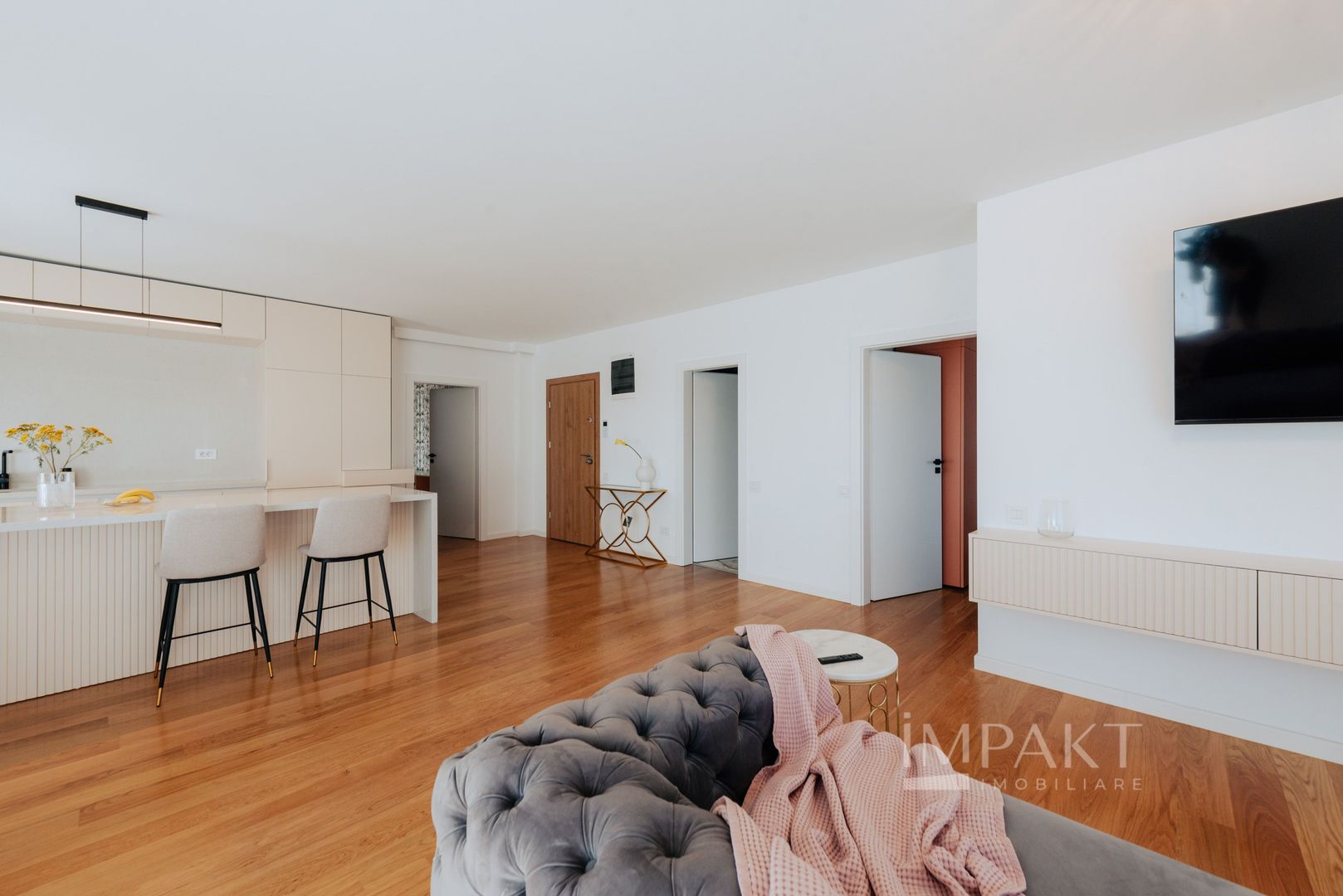 Apartament deosebit cu 4 camere la 5 minute de UMF - Poză 2