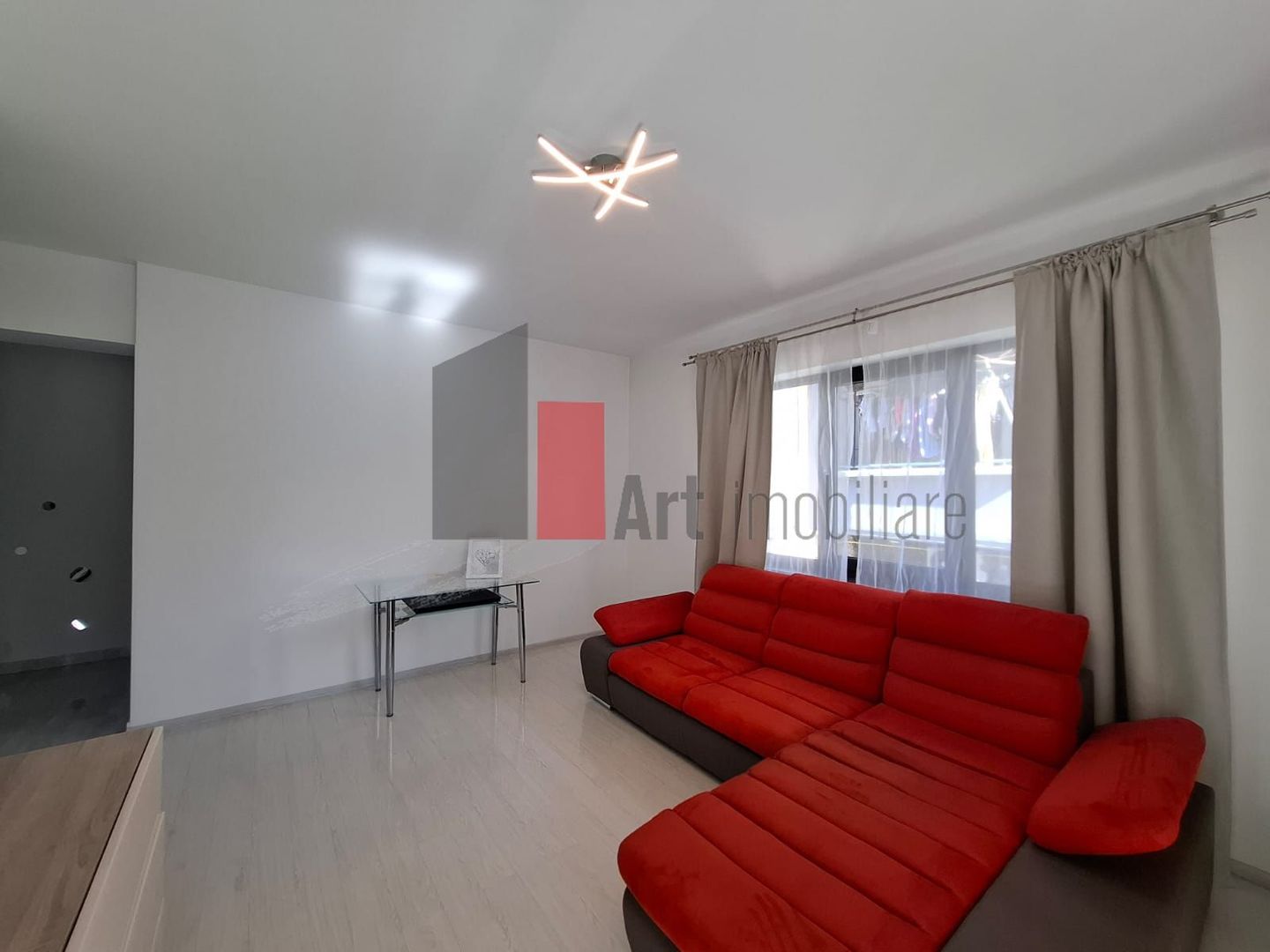 Apartament Piata Unirii, bloc 2013,  liber - Poză 3