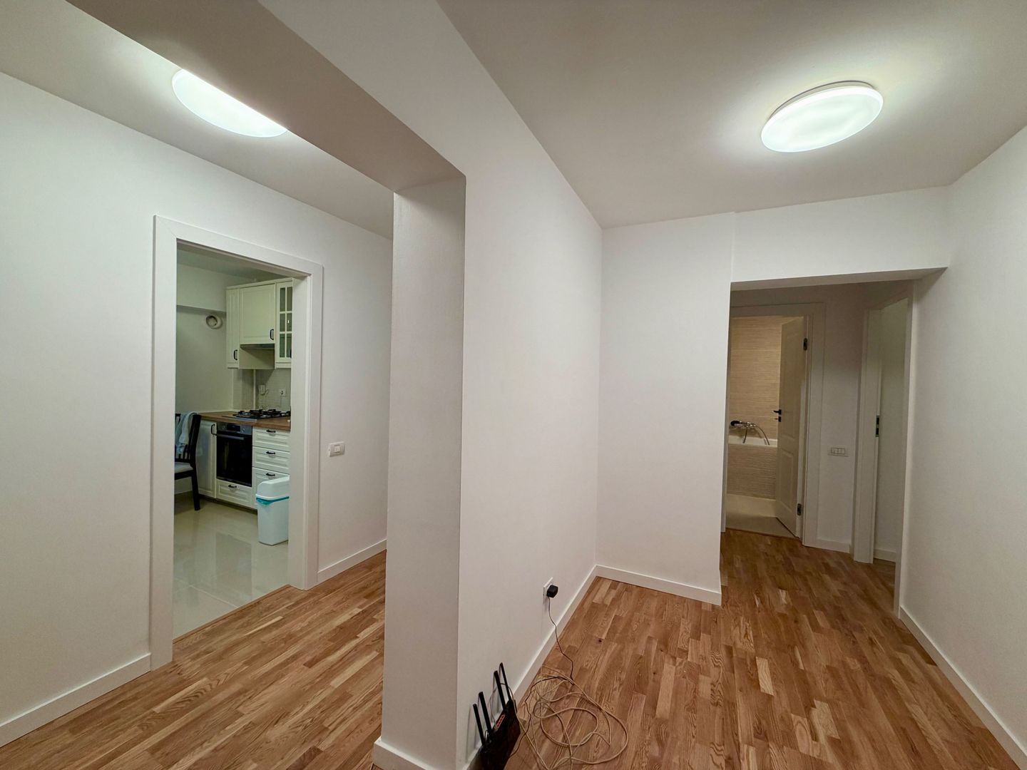 4 camere renovat| boxa | poziție excelenta Universitate - Poză 10