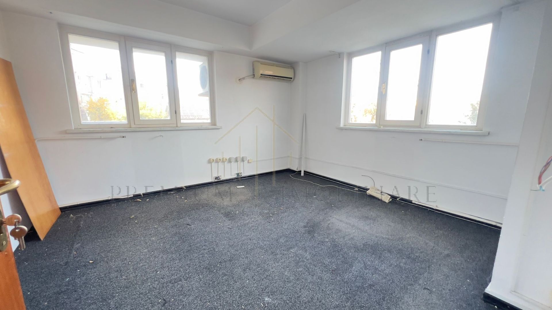 CLADIRE DE BIROURI - Poză 5