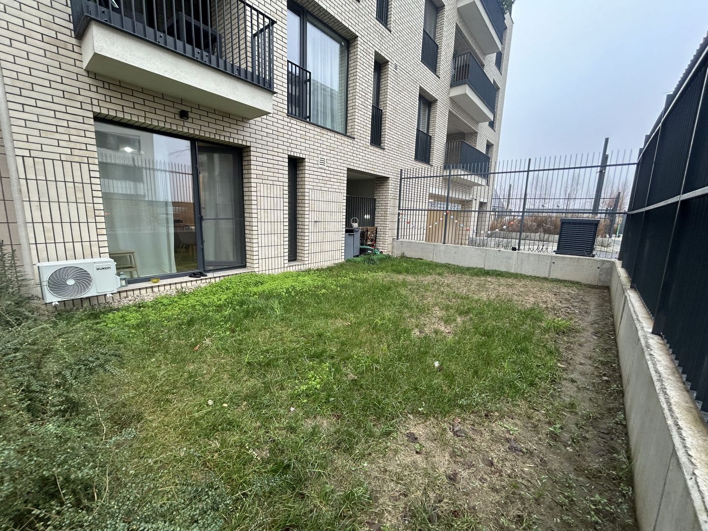 Studio Lux Bulevardul Pipera cu Grădină Proprie - Poză 9