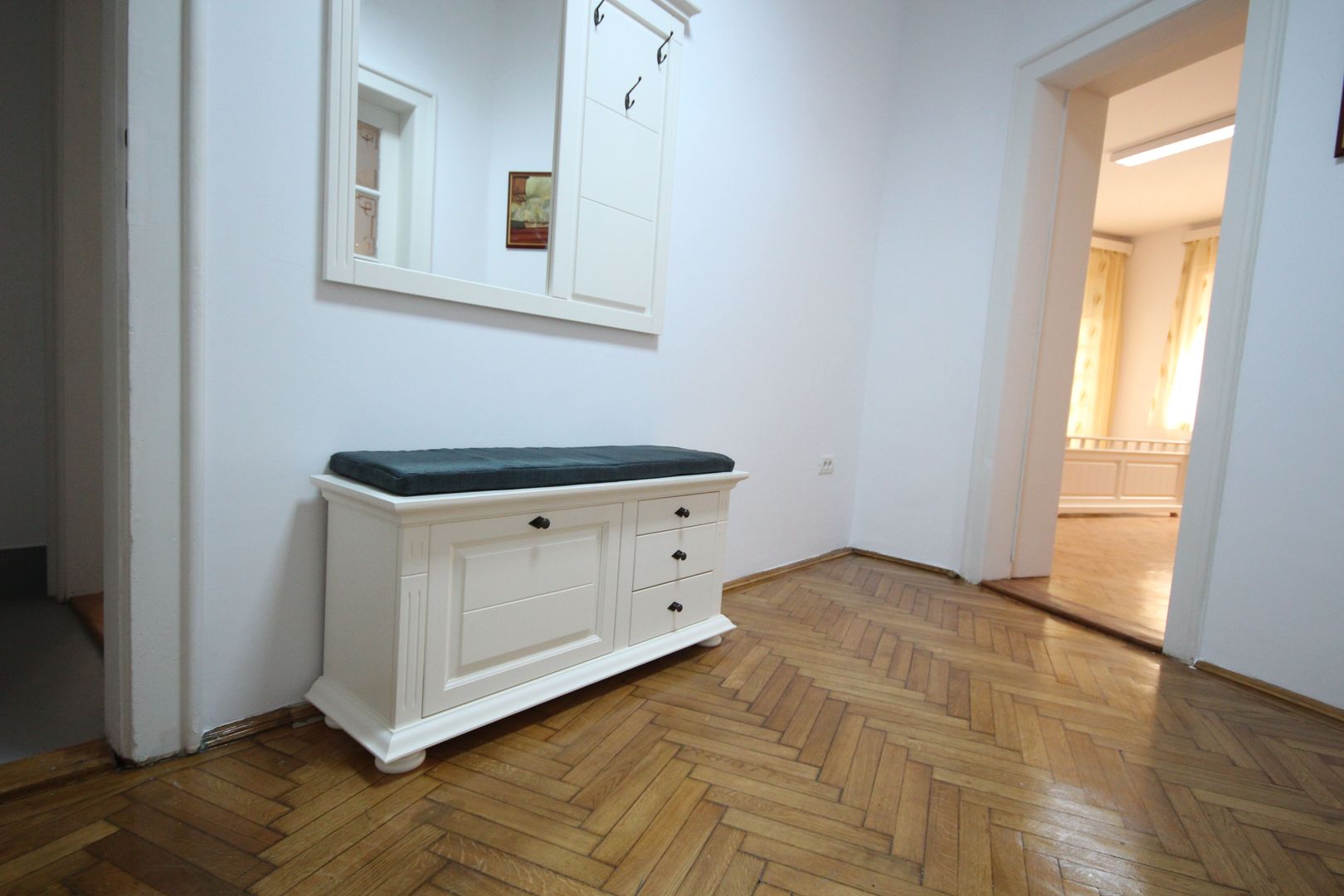 Spatios si renovat - Poză 7