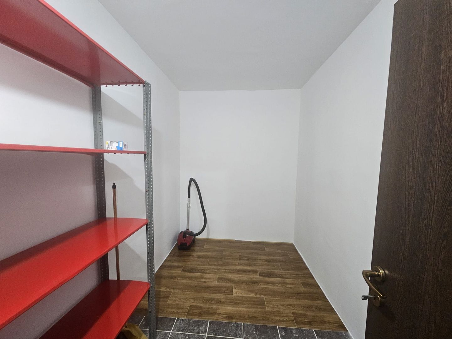 Apartament 2 camere, bloc 2010, garaj, Centru - Nord - Poză 6