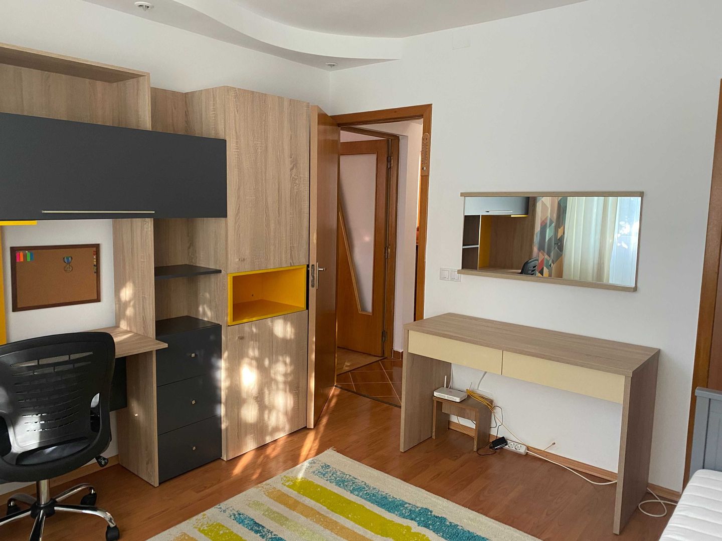 Apartament  2 camere - decomandat- Soseaua Giurgiului. - Poză 2