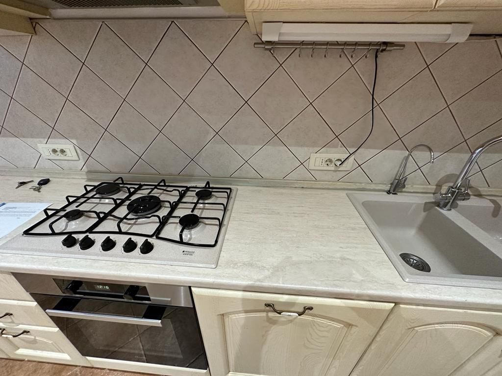 VILA  - ARADULUI. -British - Poză 17