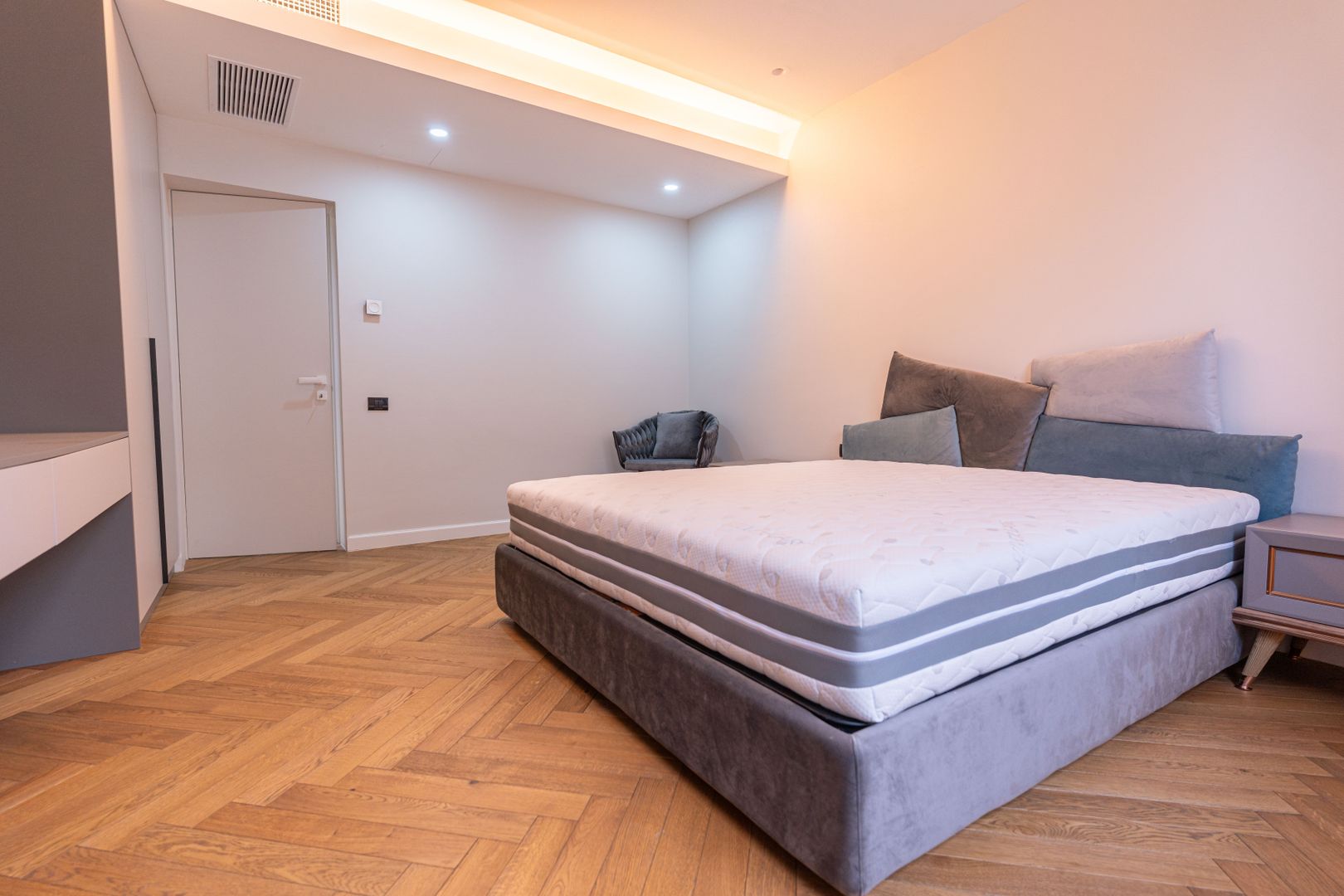 Luxury 4-Room Apartment – HERASTRAU I Parking Spots I ROVERE FURNITURE - Poză 9