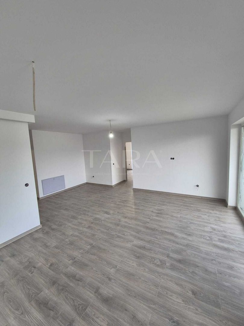 Apartament cu 3 camere - Panemar, Florești - Poză 1