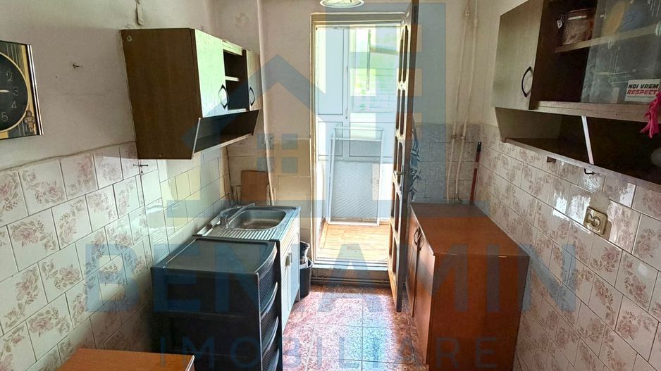 3 camere - parter - 55mp - centrala proprie - Craiovita - Materna - Poză 5