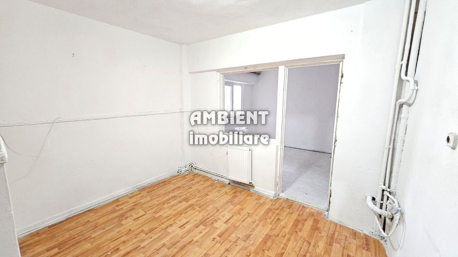 Apartament cu 4 camere, etaj 2, zona CARTIER; - Poză 6