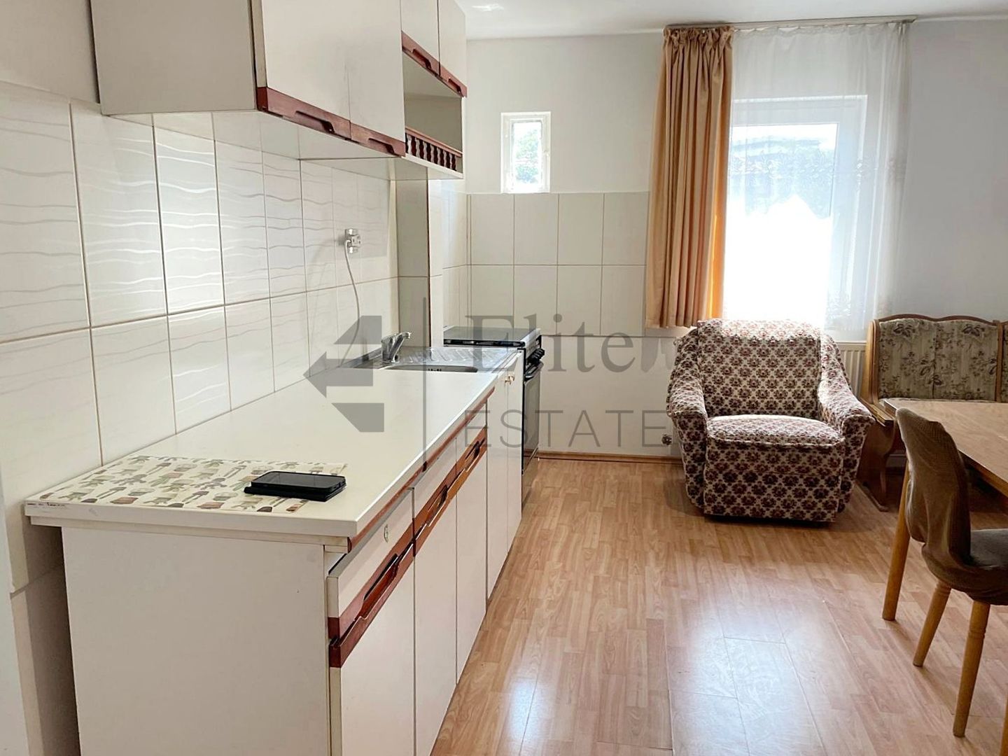 Apartament cu doua camere in zona Bulevardul Decebal - Poză 3