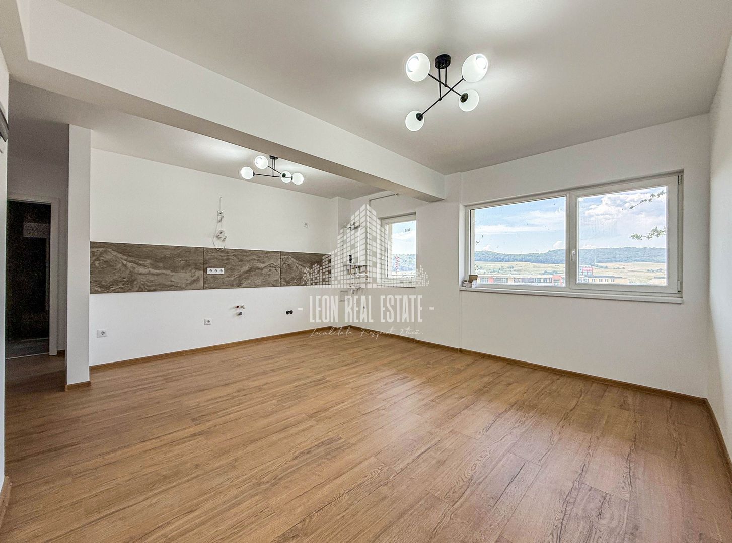 Apartament 3 camere, finisat modern, in Baciu, zona Petrom - Poză 1