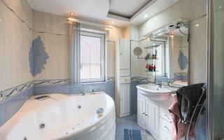 Vilă cu 6 camere–confort, intimitate și multiple utilizări - Poză 8