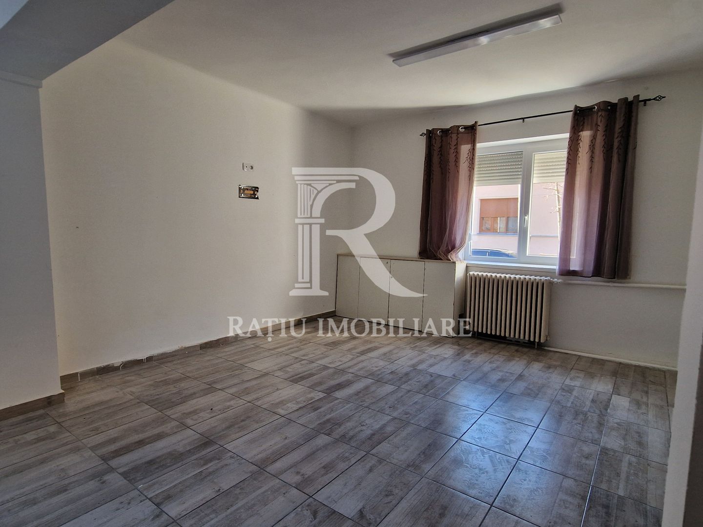 De inchiriat | Spațiu comercial central | Oradea. - Poză 1