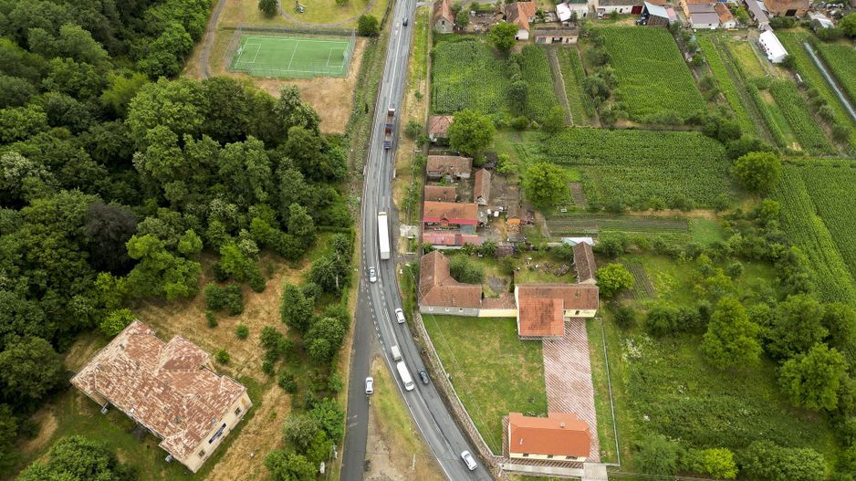 Teren şi casă în Odvoş - Poză 4