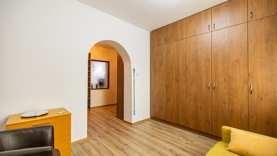 Casa parter, renovata, mobilata, gradina amenajata, str Petofi Sandor-Dumbravita - Poză 16