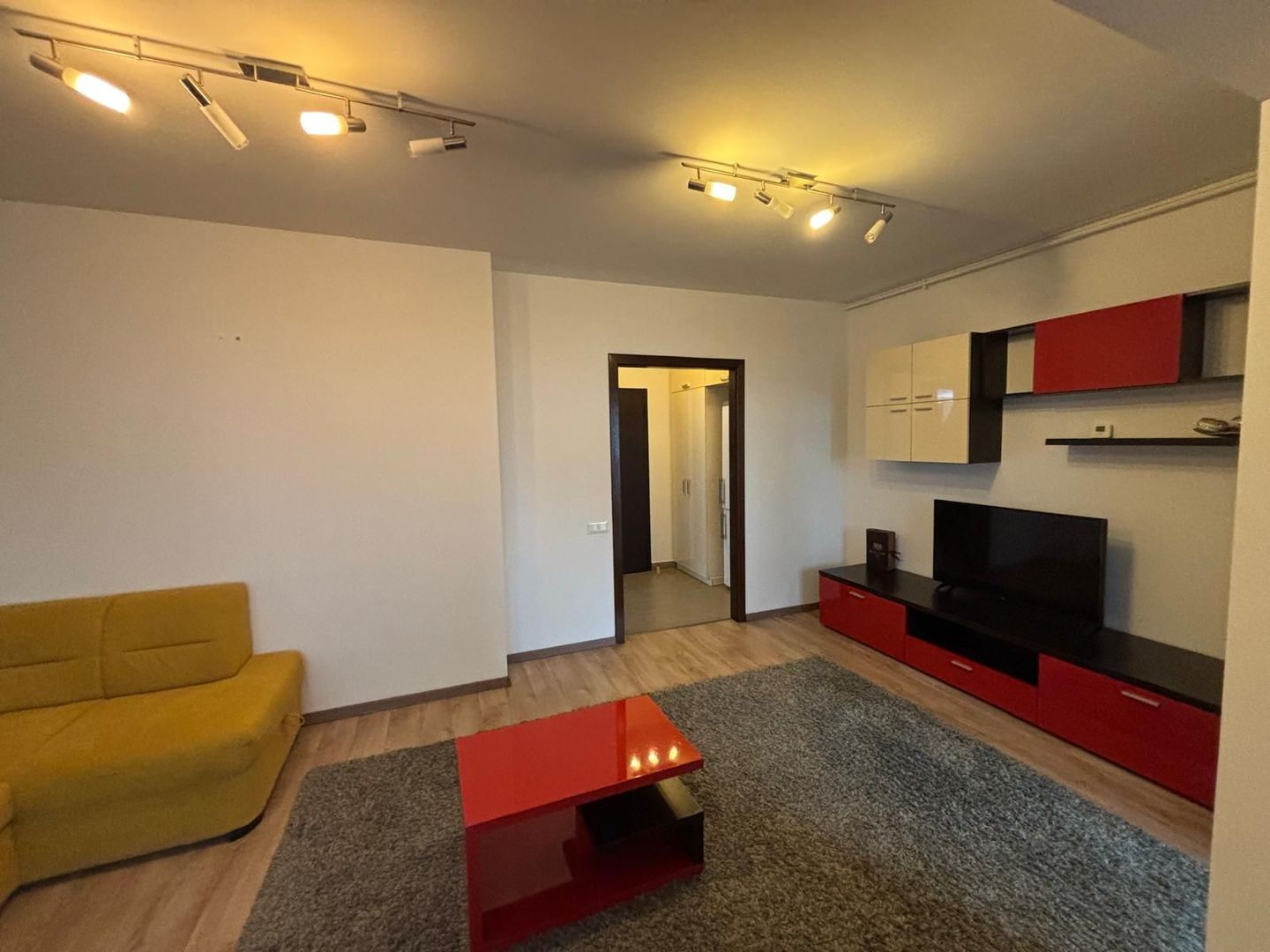 GARSONIERA - SEBASTIAN, CENTRALA PROPRIE, BUCATARIE INCHISA, MODERN - Poză 2