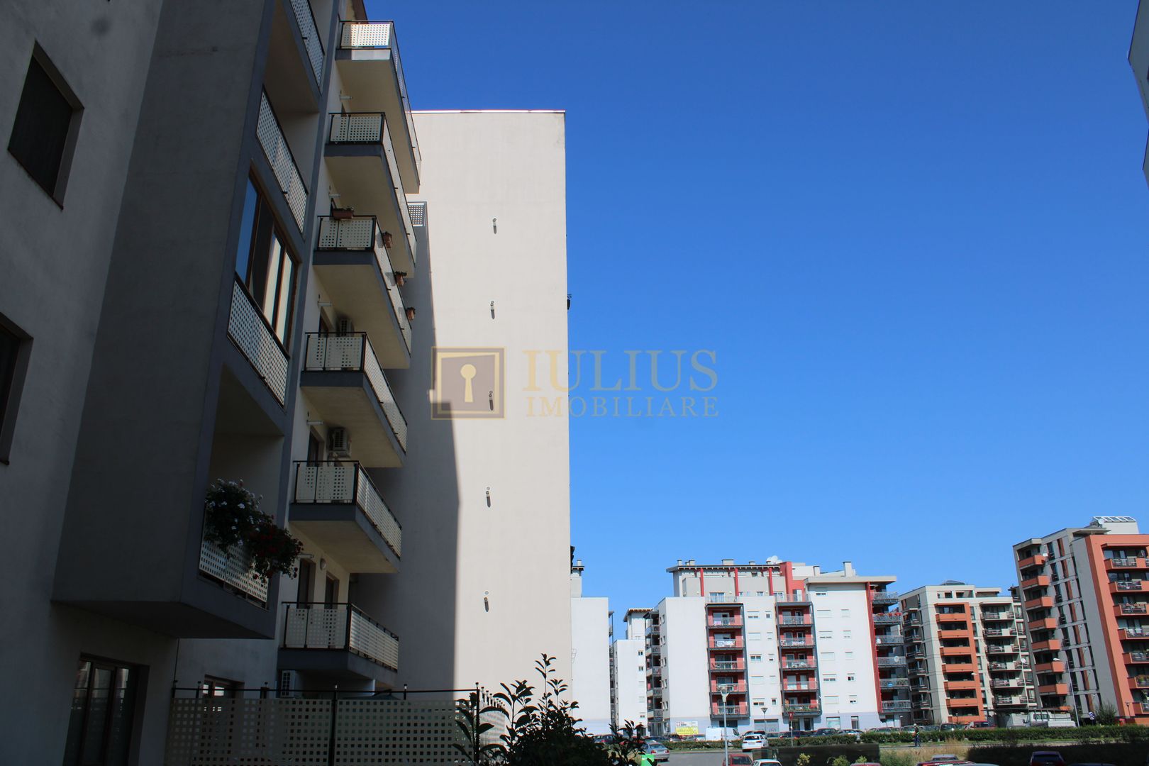 Spatios, parcare inclusa si Ctr. A.F.P. - Poză 17
