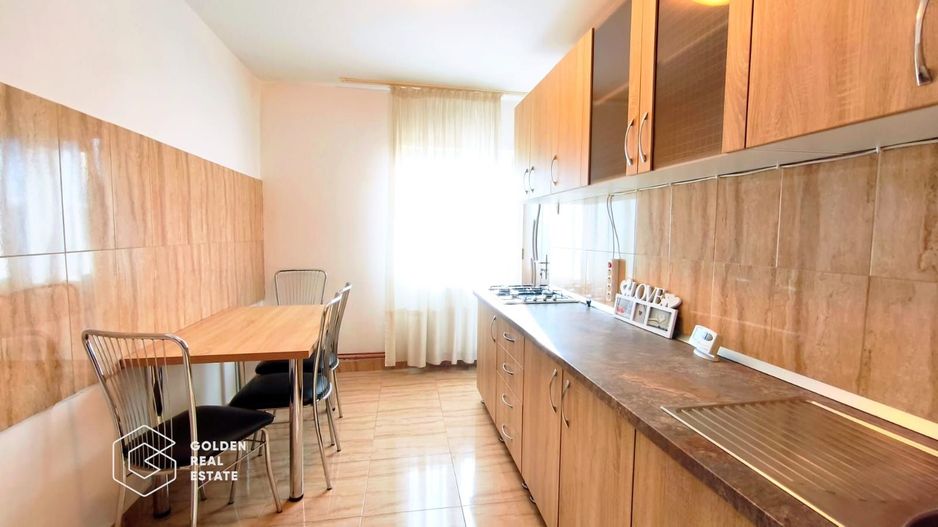Apartament spatios cu 2 balcoane, modernizat, zona Alfa - Poză 3