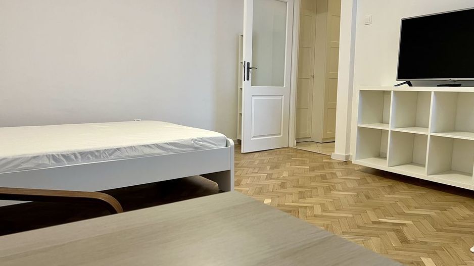 Decebal – Unirii | Garsonieră decomandată 43 mp | Centrală proprie | Renovată in - Poză 6