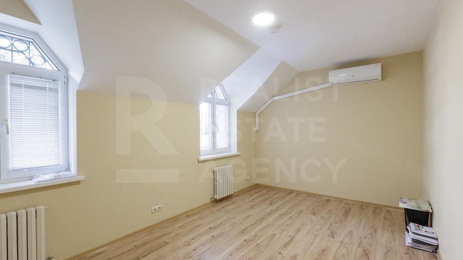 Chirie, casă, 2 nivele, 5 camere, str. Alexandru  Cosmescu, Centru - Poză 9