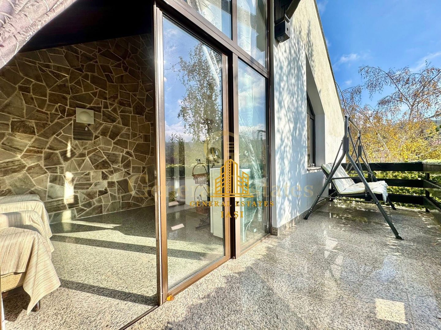 Vânzare Casă în Bucium cu Priveliște Panoramică - Poză 18