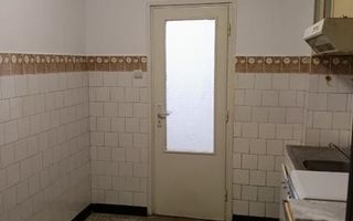 Vând apartament cu 3 camere zona centrala - Poză 6