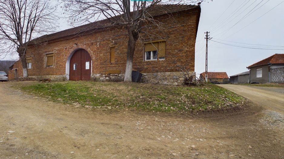 Rezidență de vis pe Valea Mureșului la Lalașinț - Poză 3