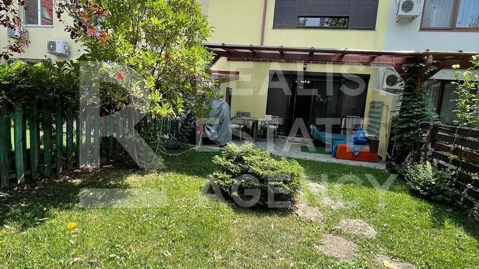 Casă înșiruită de închiriat | Cartier rezidențial | Piscină | 5 camere - Poză 1