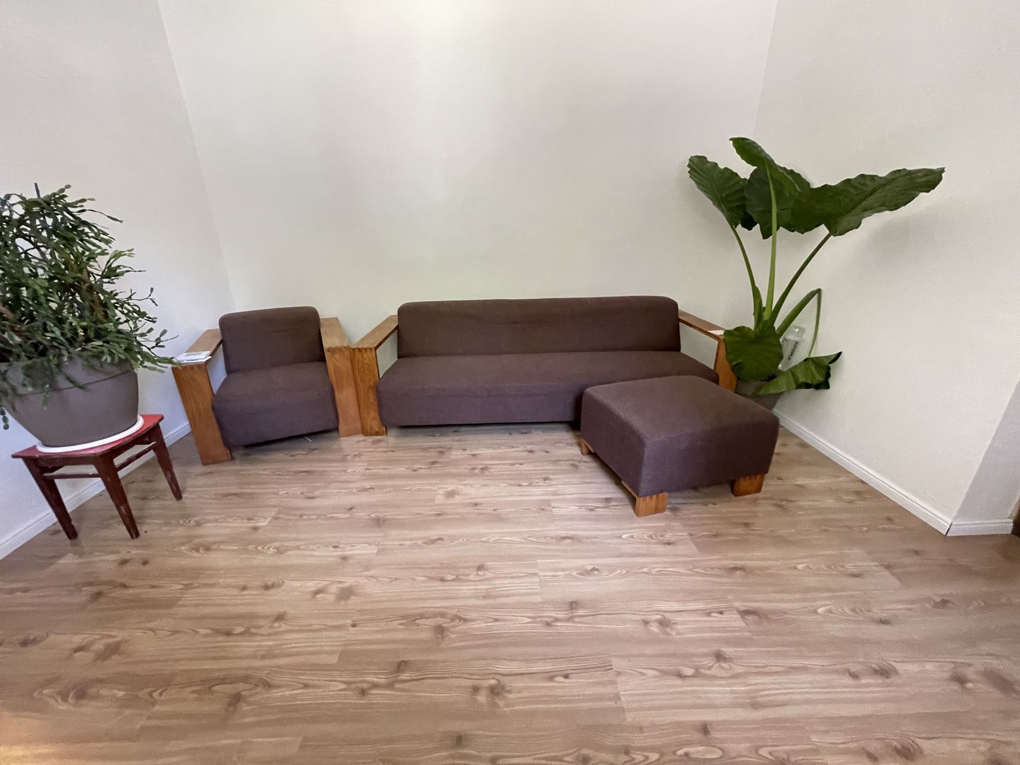 Casă la curte comuna în zona Balcescu - Poză 1