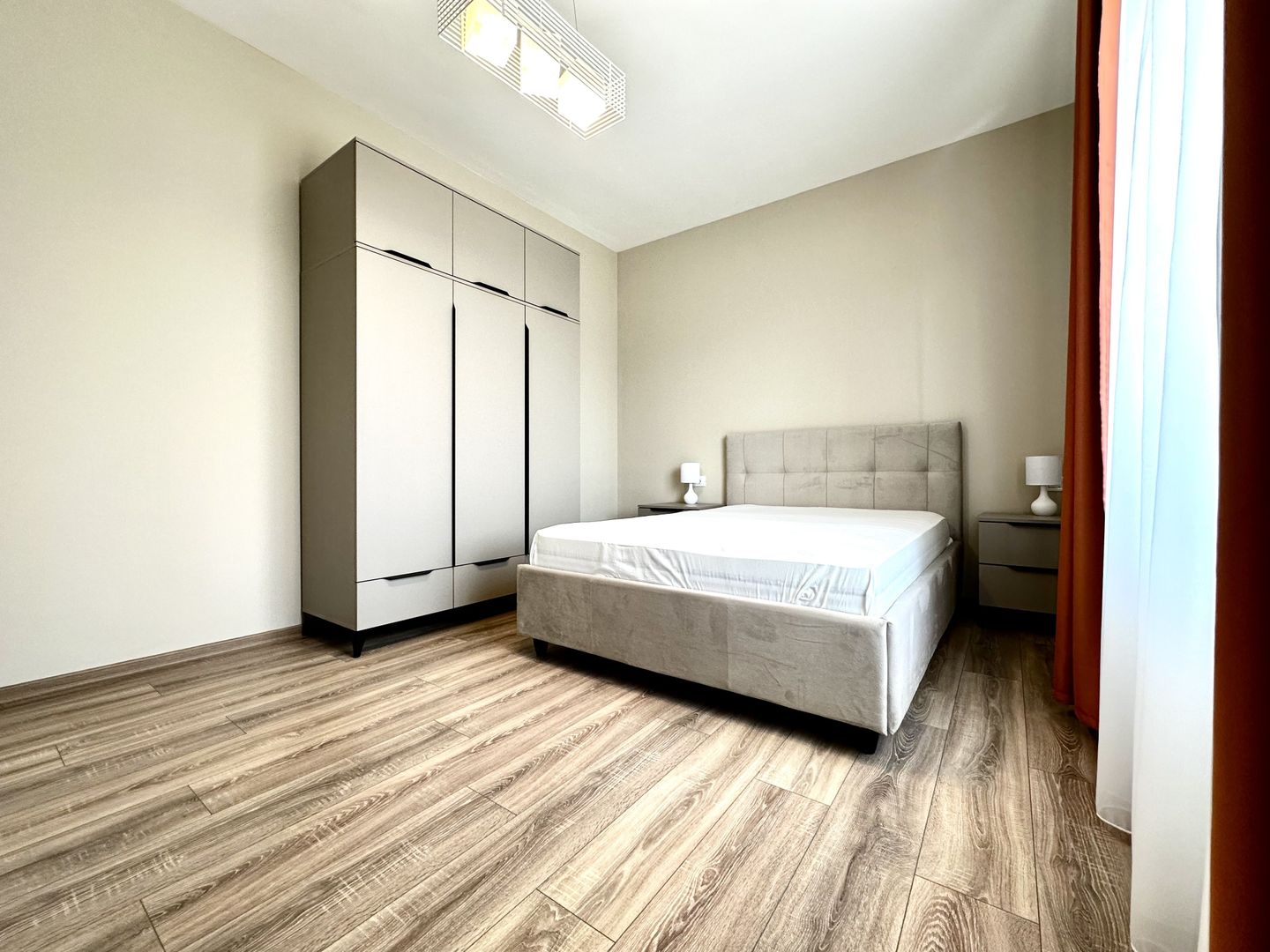 Casa cu 4 dormitoare de închiriat - Dumbravita - Poză 14